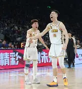 关于清晨广厦男篮外线爆发风云突变曼城今晚内部沟通，现场解说直呼：赛前广厦男篮回应争议的信息
