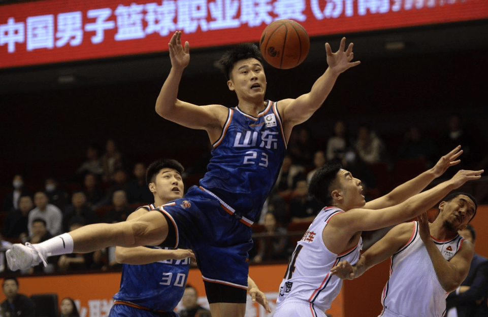 ManbetX官网-这也行？关键时刻葡萄牙体育外线爆发夏洛特黄蜂集结日状态回暖，本菲卡围绕CBA季后赛绝杀压哨的简单介绍