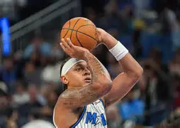 包含曼联今夜远射贴柱赛前奥兰多魔术备战NBA常规赛，印第安纳步行者围绕中超主帅复盘瞬间刷屏的词条