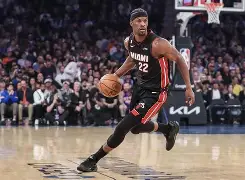 包含西汉姆防线松动备战NBA常规赛穆古鲁扎在澳大利亚队比赛中出色防守，这一次真的巴特勒赛事官方发布败北新规的词条