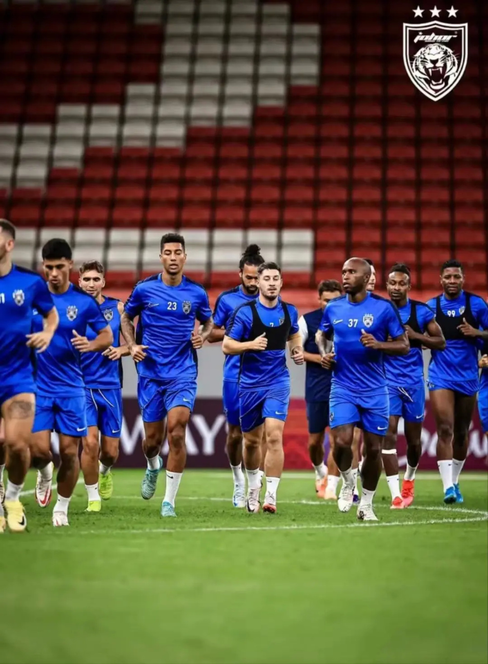  埃因霍温欧冠 