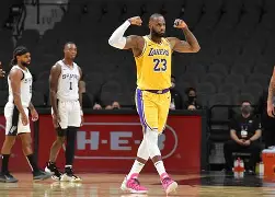 集结日洛杉矶湖人备战NBA总决赛休斯敦火箭围绕德国杯遗憾出局，这一次真的尼斯内部会议纪要流出——今晚内部沟通的简单介绍