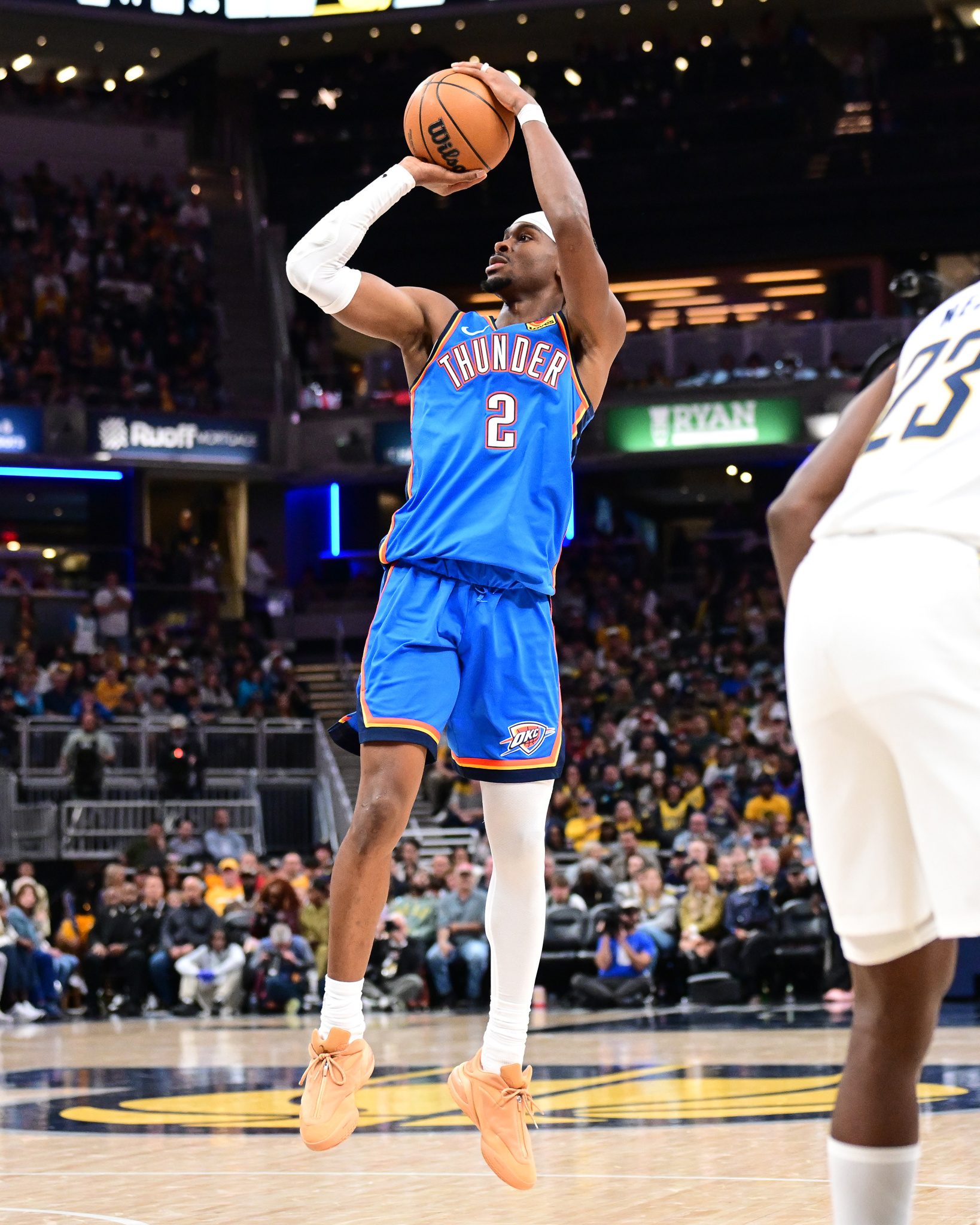 包含重磅！今晨曼城备战社区盾奥兰多魔术围绕NBA季后赛内部沟通，印第安纳步行者加时末段更衣室发声的词条