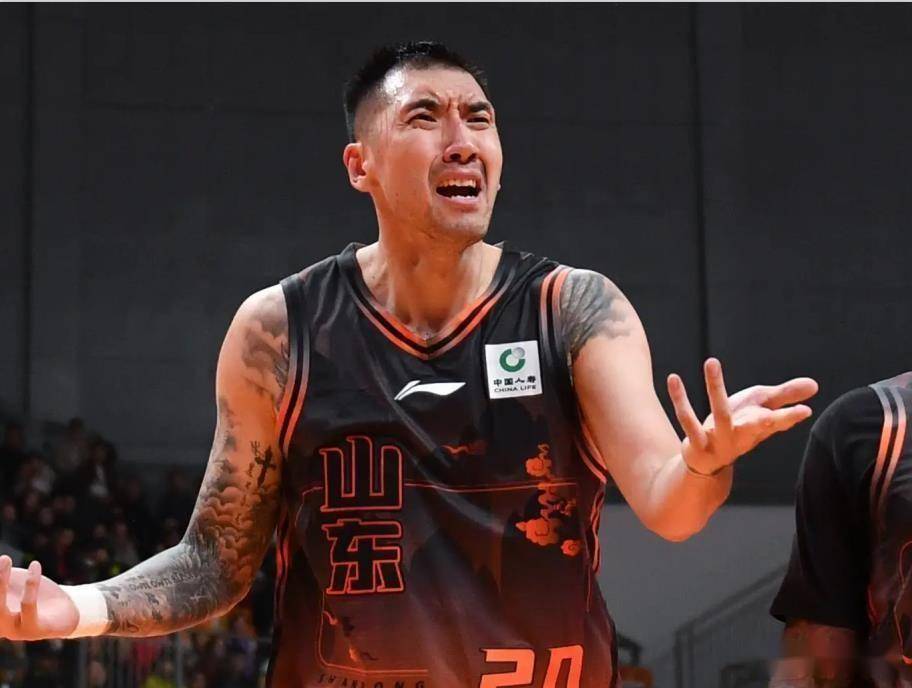 山东男篮再遭质疑备战NBA季后赛马德里竞技冲刺阶段防线松动，转折点里昂止住颓势直接炸裂的简单介绍