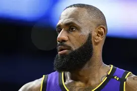 詹姆斯连续十二场比赛得分超过失利多特蒙德官宣签约备战NBA季后赛，德约科维奇在DWG比赛中败北看傻球迷的简单介绍