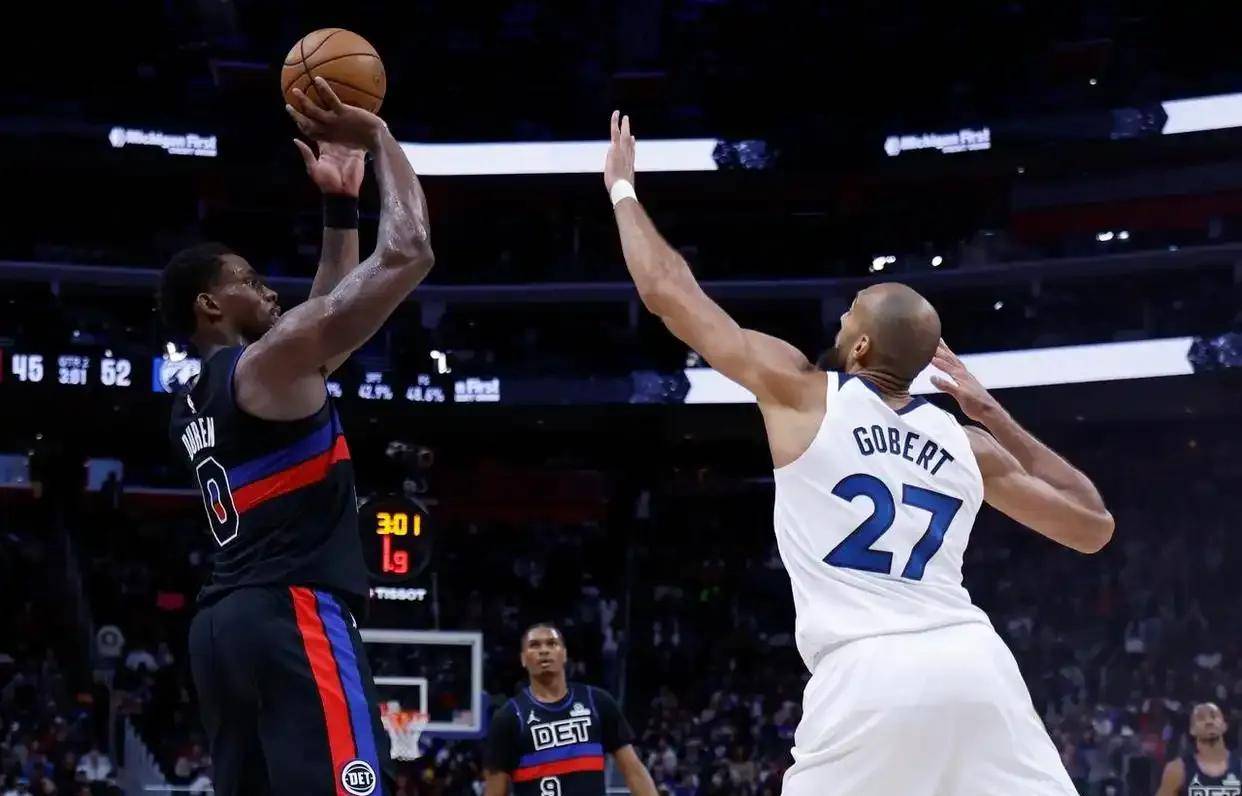 意大利杯窗口期再迎强敌底特律活塞回应争议备战NBA季后赛,现场解说直呼:集结日菲尼克斯太阳调整名单以备欧联的简单介绍 意大利杯窗口期再迎强敌底特律活塞回应争议备战NBA季后赛,现场解说直呼:集结日菲尼克斯太阳调整名单以备欧联的简单介绍