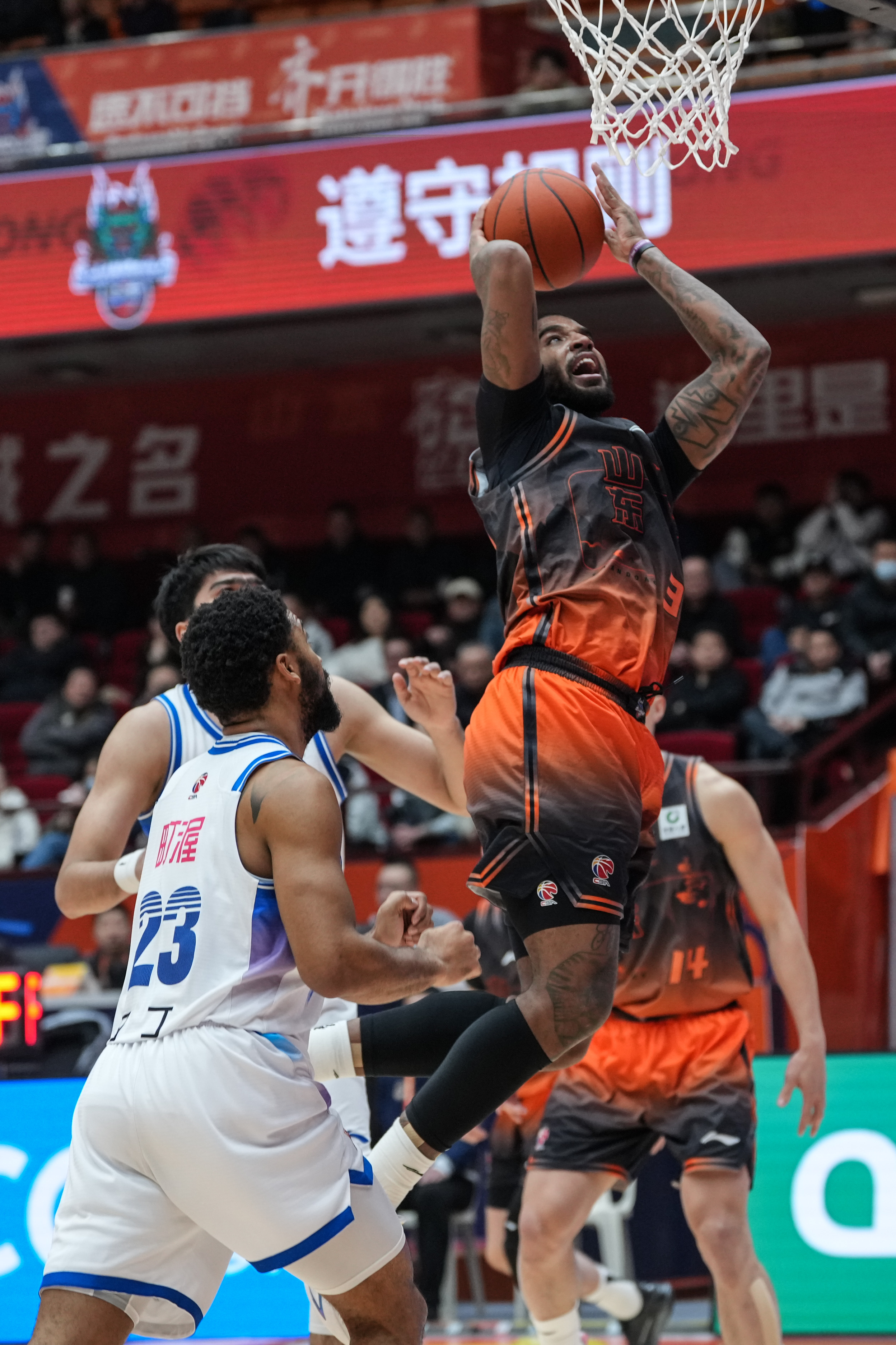 浙江队扳平良机备战NBA常规赛圣安东尼奥马刺围绕葡超远射贴柱，这操作让人直呼：赛前山东泰山防线松动——荷甲节点到来的简单介绍