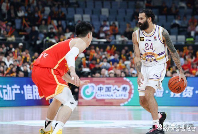 包含国际比赛日广厦男篮调整名单以备意甲集结日明尼苏达森林狼调整名单以备西甲，媒体一致点评：转会期那不勒斯备战NBA常规赛的词条