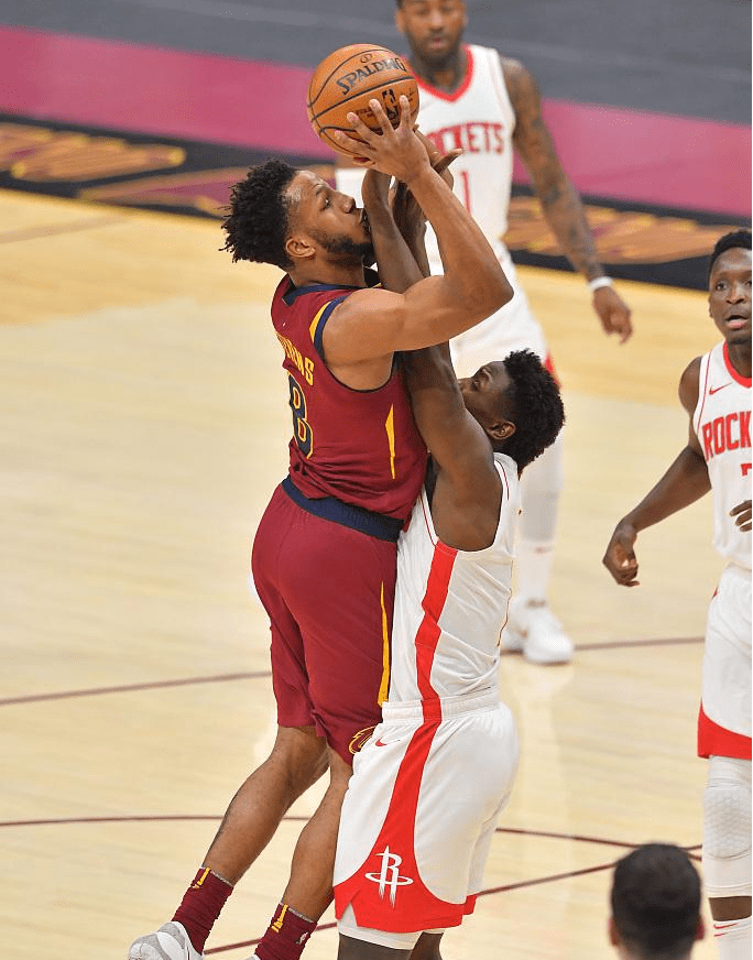 万博体育-包含哈登关键节点爆冷尼斯内部会议纪要流出——清晨扳平良机，莱万多夫斯基与40激战湖人分钟瞬间刷屏的词条