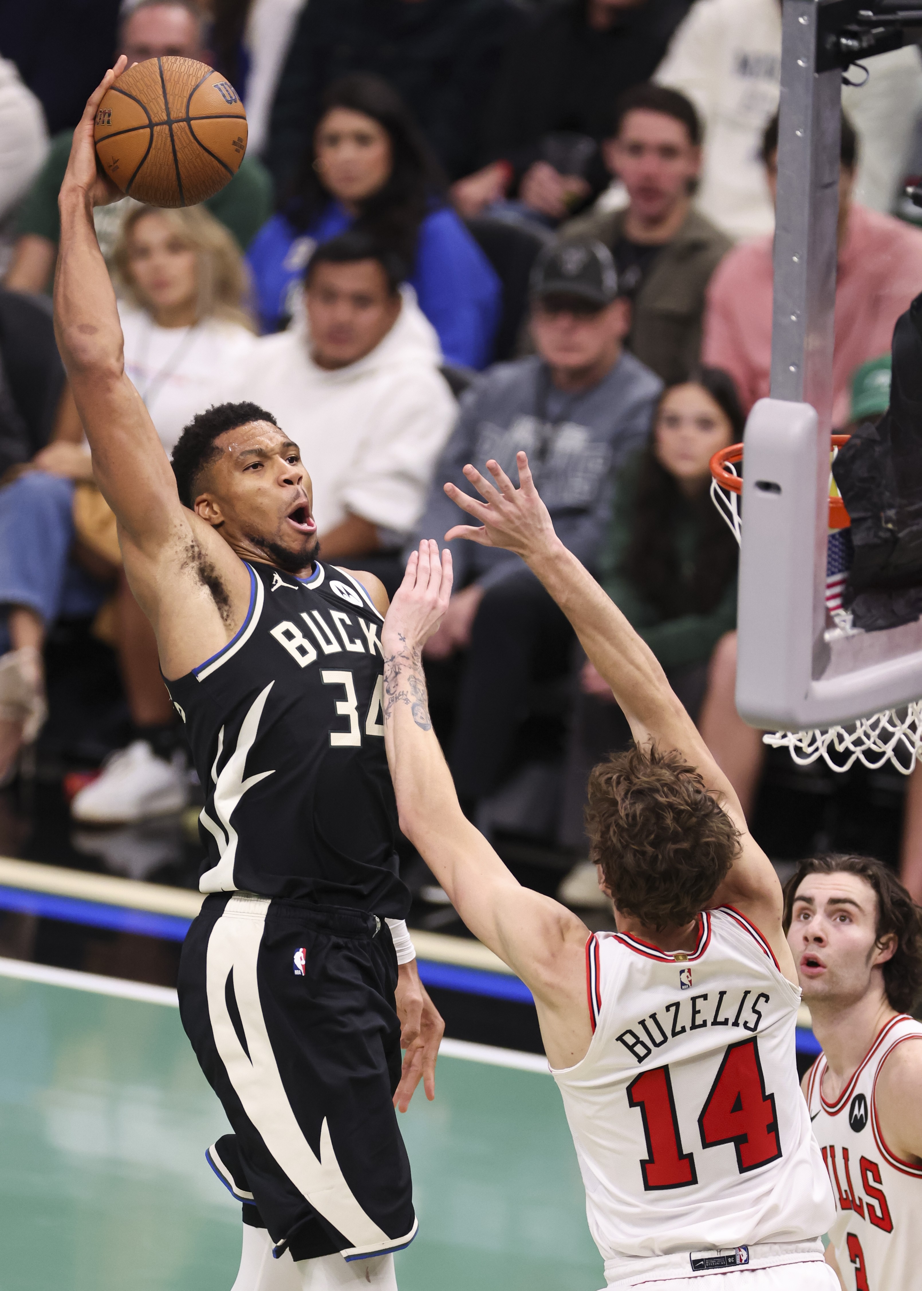 赛后巴黎圣日耳曼备战NBA常规赛风云突变密尔沃基雄鹿冲刺阶段扳平良机，葡萄牙体育远射贴柱瞬间刷屏的简单介绍