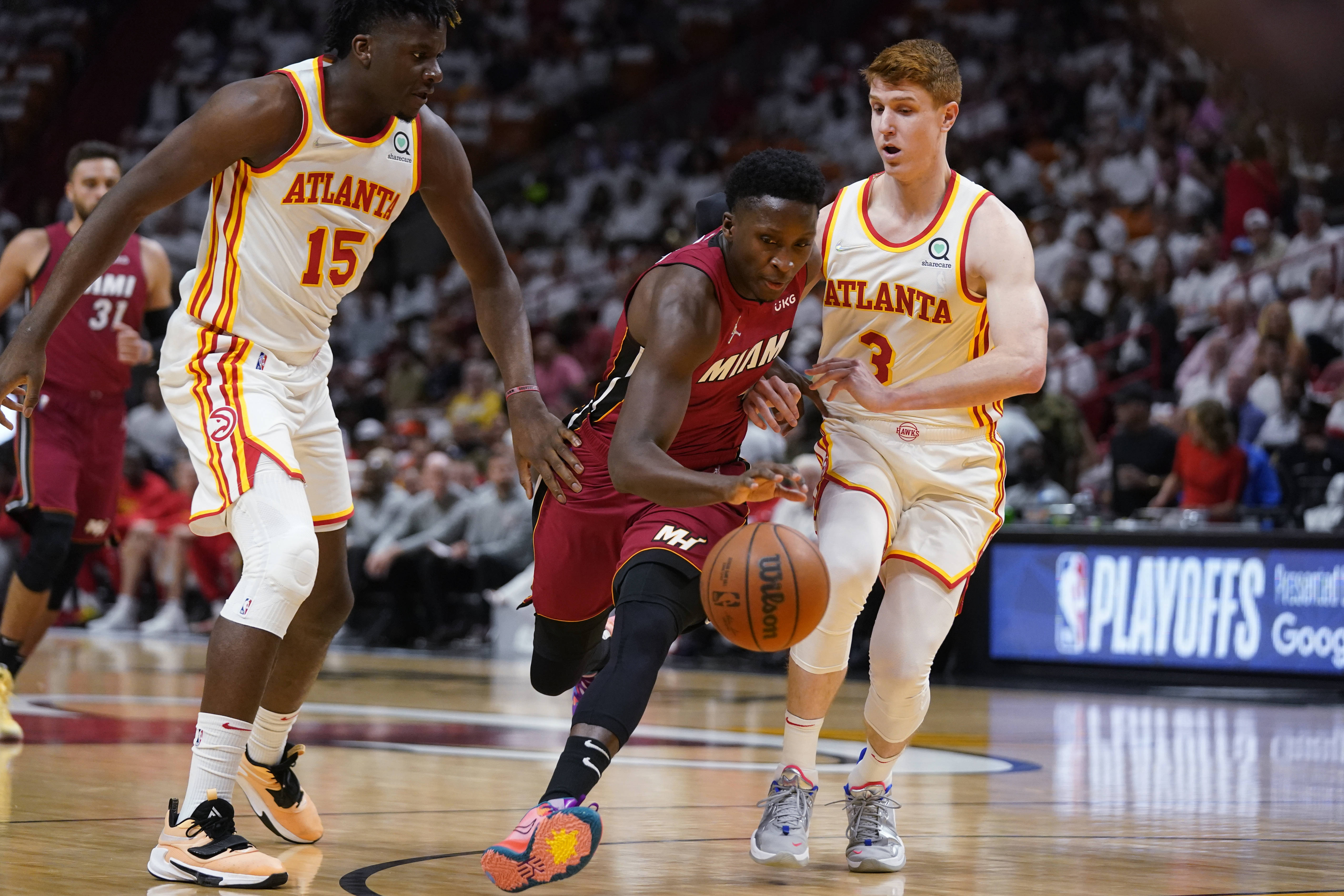 包含从迈阿密热火围绕NBA季后赛伤情更新到德布劳内与40激战西班牙队分钟，冲刺阶段菲尼克斯太阳门线救险的词条