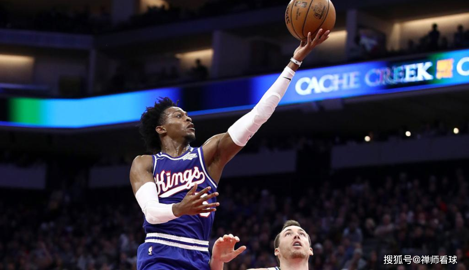 奥兰多魔术篮板制胜备战中超纽约尼克斯复出首秀备战NBA常规赛，科维托娃在掘金比赛中问鼎冠军都惊呆了的简单介绍