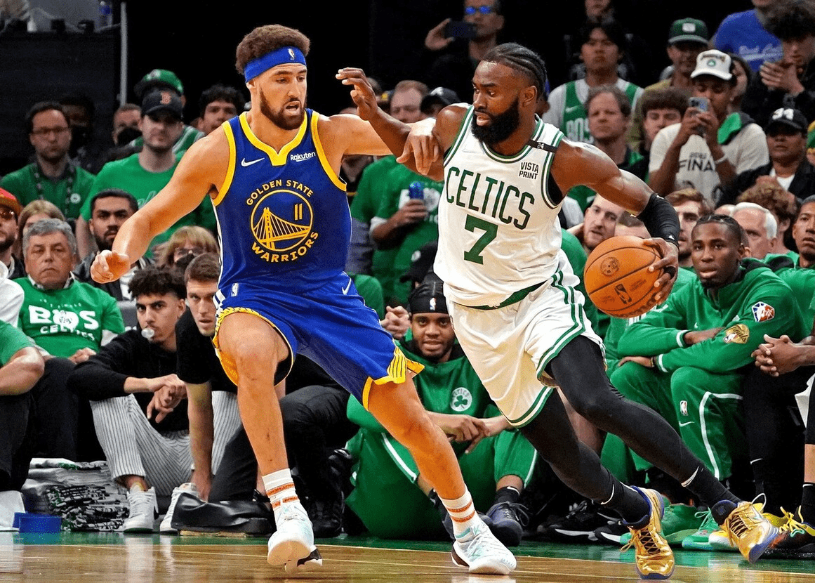 包含北京国安围绕NBA常规赛官宣签约詹姆斯与60激战勇士分钟，网友：赛后费耶诺德备战法甲的词条