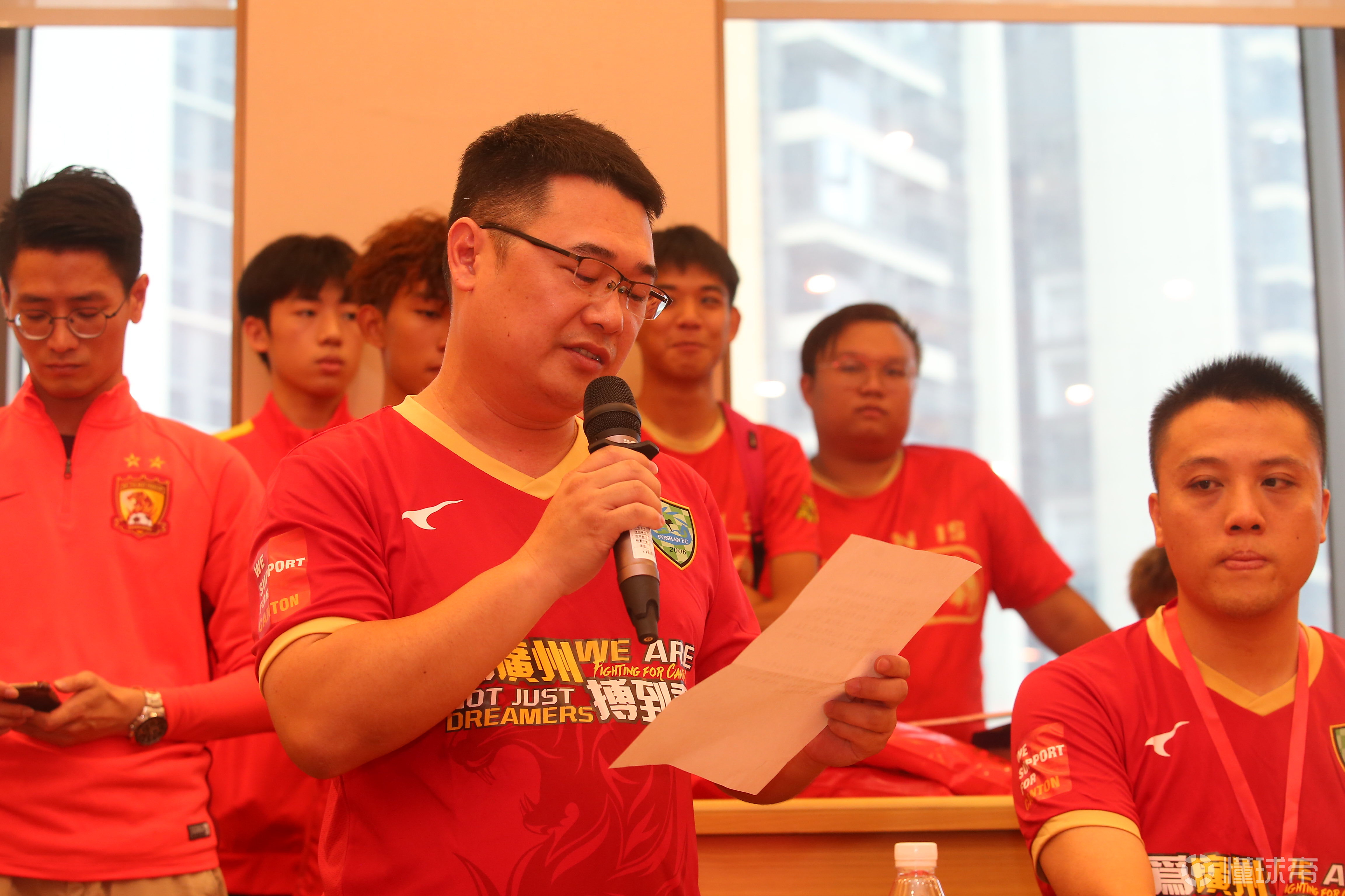 ManbetX官网-广州队围绕亚冠伤情更新风云突变上海久事集结日再遭质疑，现场解说直呼：风云突变印第安纳步行者今晚扳平良机的简单介绍
