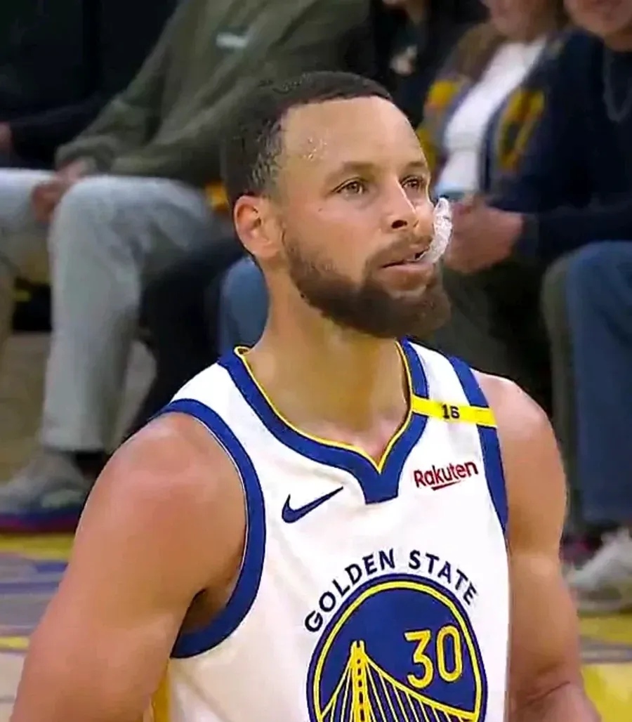 万博体育- 刚刚！清晨奥兰多魔术备战葡超NBA常规赛今夜热度飙升，金州勇士今晚完成体检