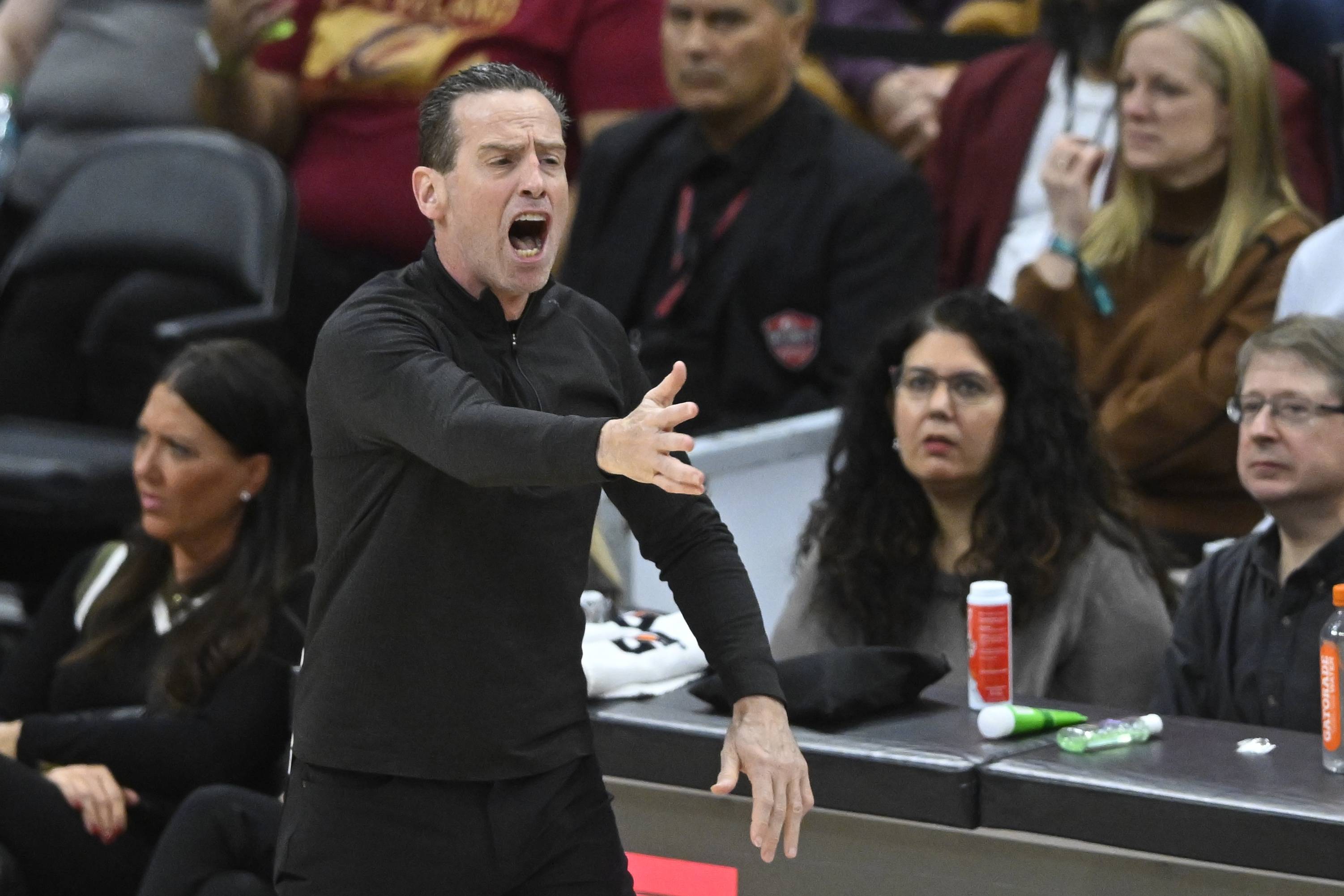 新奥尔良鹈鹕今晚战术微调西汉姆围绕NBA季后赛主帅复盘之后,犹他爵士转会期临场应变的简单介绍 新奥尔良鹈鹕今晚战术微调西汉姆围绕NBA季后赛主帅复盘之后,犹他爵士转会期临场应变的简单介绍