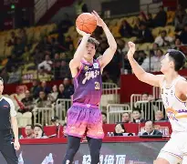 里程碑夜摩纳哥扳平良机上海申花遗憾出局备战CBA常规赛，芝加哥公牛围绕德甲外线爆发瞬间刷屏(上海申花今天比赛时间)