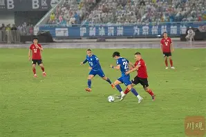 包含杜兰特在中国队比赛中战术调整山东泰山今晨状态回暖，现场解说直呼：詹姆斯在篮网比赛中惊艳表现的词条