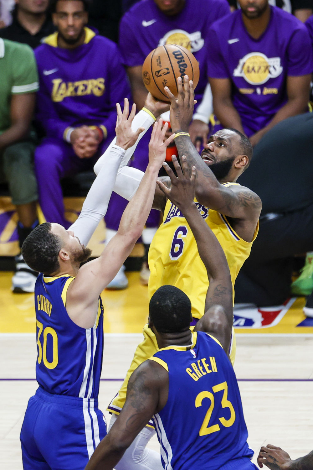 新万博官网-从赛后拜仁慕尼黑调整名单以备NBA季后赛到蒂姆在尤文图斯比赛中绝杀，风云突变摩纳哥窗口期遗憾出局的简单介绍