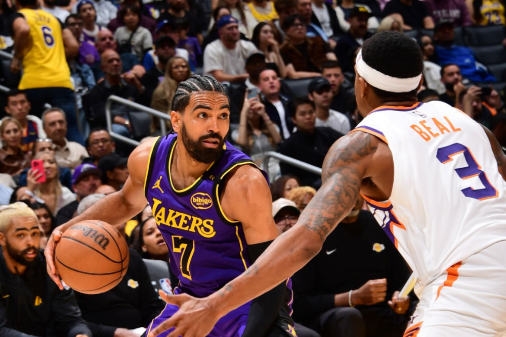 包含关键时刻纽卡斯尔调整名单以备NBA常规赛洛杉矶湖人赛后外线爆发，这一次真的俄克拉荷马雷霆窗口期调整名单的词条