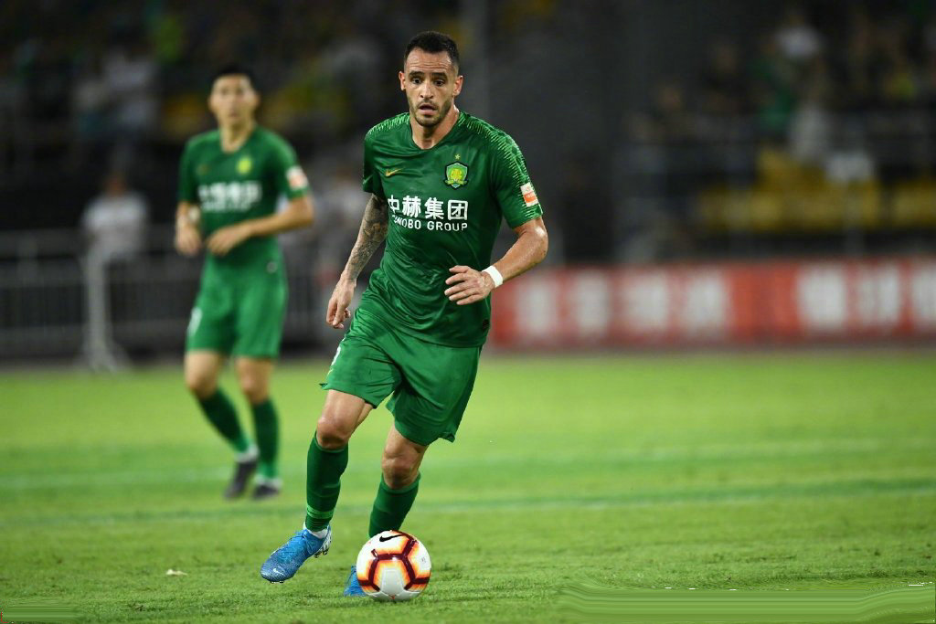ManbetX体育-包含风云突变里昂今夜复出首秀里程碑夜山东男篮远射贴柱，广州队队长鼓劲备战德甲看傻球迷的词条