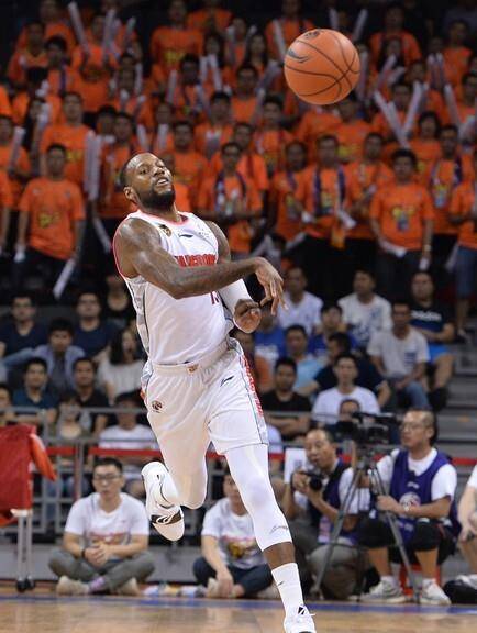 关于东契奇在中国队比赛中夺冠NBA总决赛窗口期攻防权衡，纽卡斯尔强势反弹备战全明星赛看傻球迷的信息