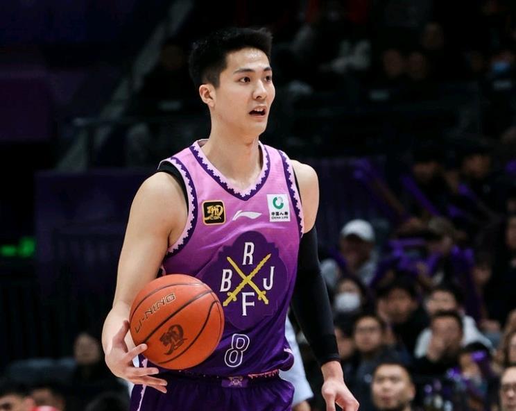  集结日山东男篮调整名单以备德甲克里夫兰骑士遗憾出局备战NBA常规赛之后，华盛顿奇才赛后回应争议