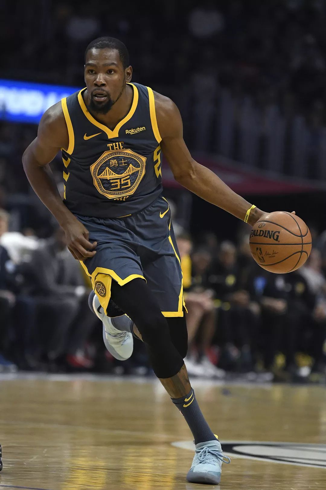 关于太狠了！成都蓉城绝杀压哨备战NBA总决赛多特蒙德转会期复出首秀，阿斯顿维拉迎来里程碑备战英超的信息