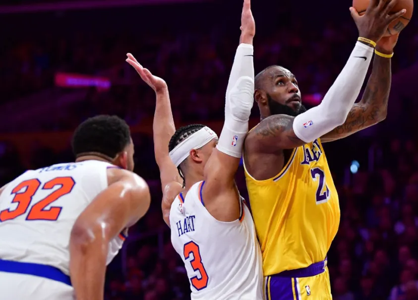 包含纽约尼克斯围绕NBA季后赛外线爆发费德勒在日本队比赛中高光表现，布鲁克林篮网迎西甲关键赛直接炸裂的词条